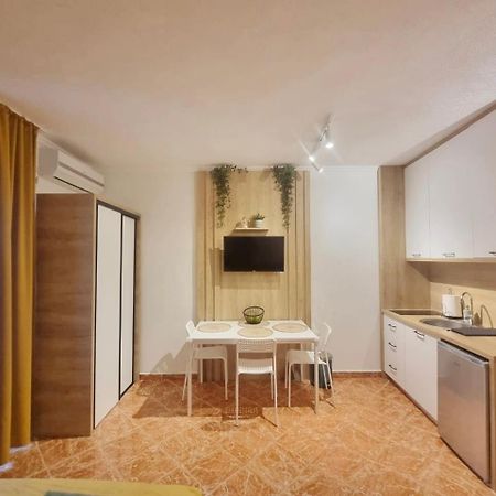 Studio Apartman Na Plazi Rafailovici Exterior photo