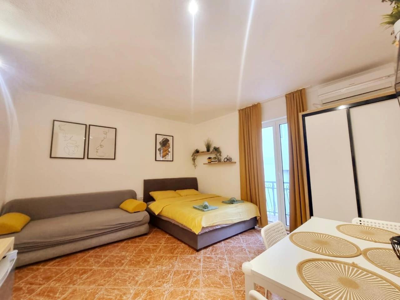 Studio Apartman Na Plazi Rafailovici Exterior photo