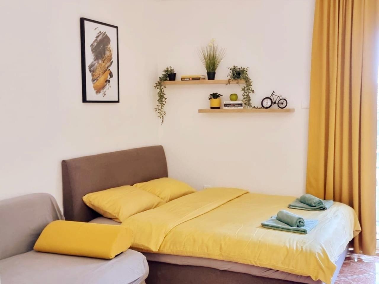 Studio Apartman Na Plazi Rafailovici Exterior photo